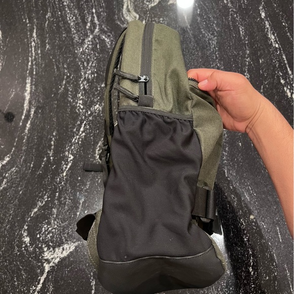 Oakley Transit Sport Backpack Utility Laptop Work Outdoor Water Repellent - Picture 11 of 16